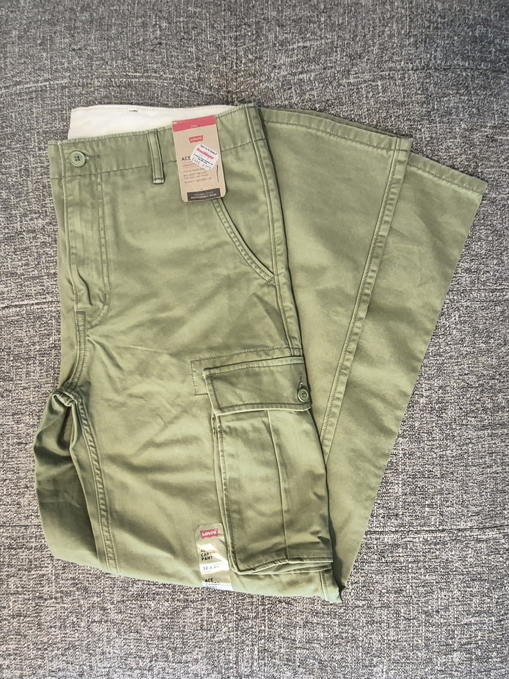 Levi's Men's Olive Cargo Pants